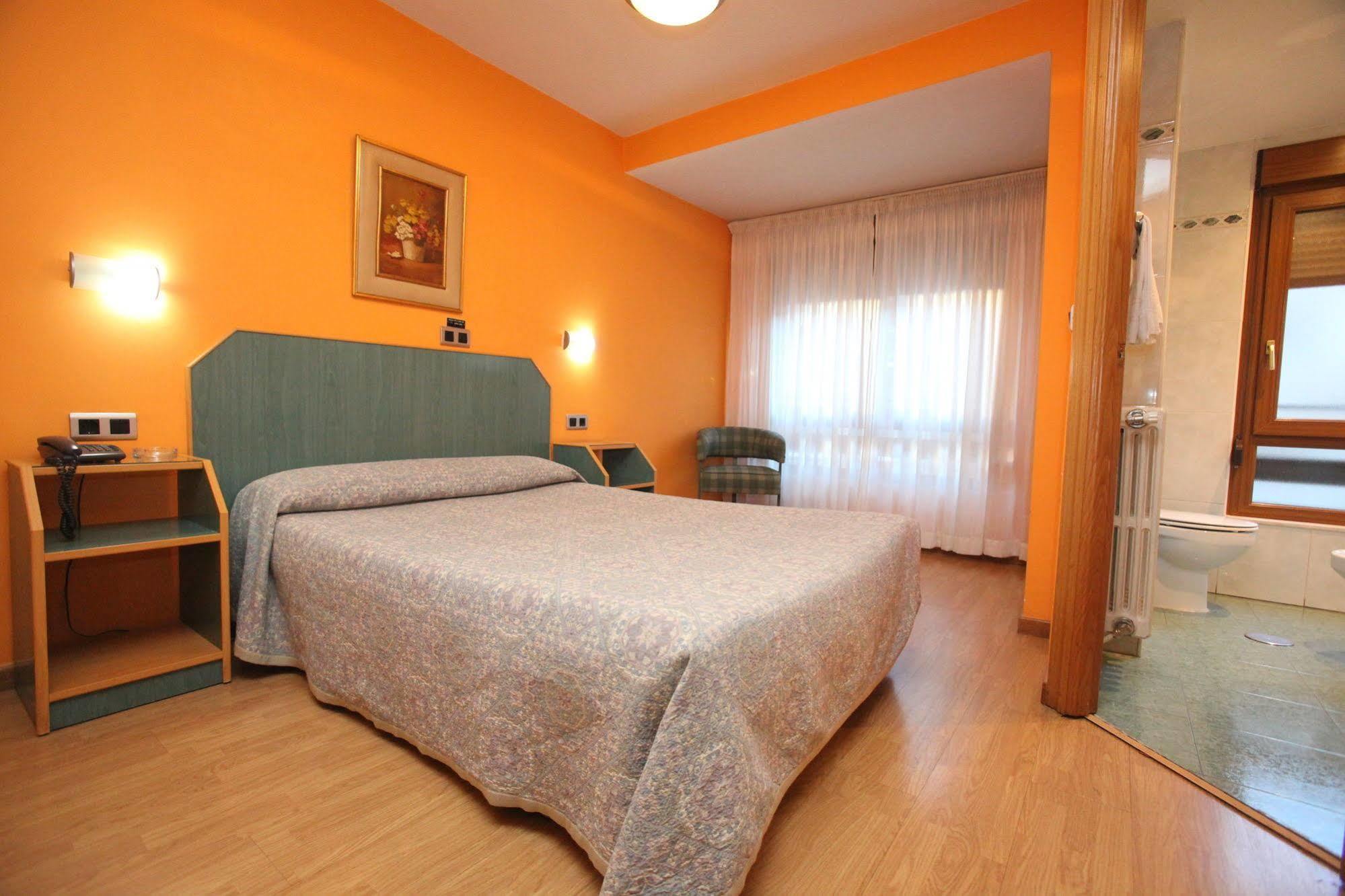 Hostal Don Suero Леон Екстер'єр фото
